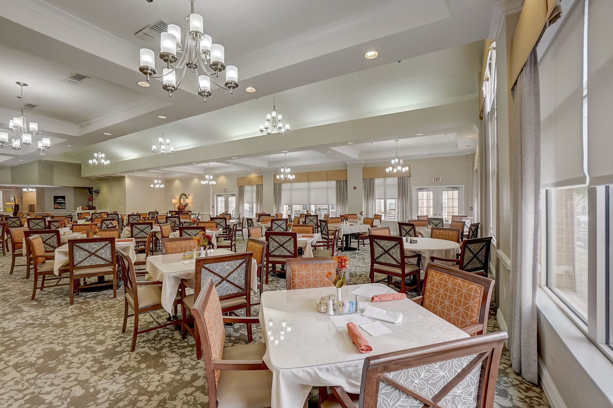 6-web-or-mls-W_Park_Row_Dr-006__1_